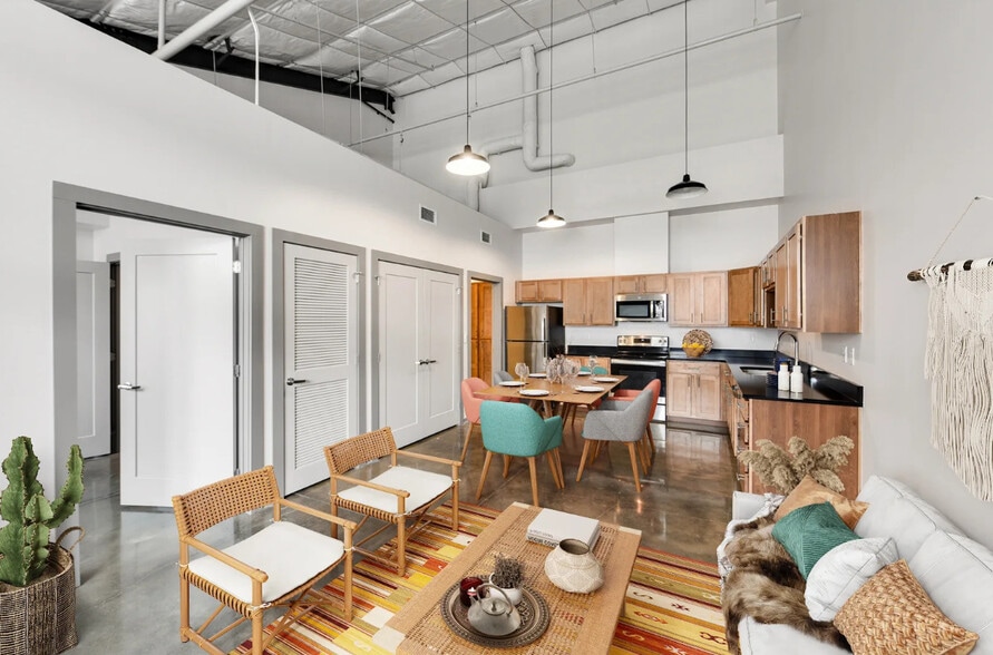 Building Photo - Bottle Art Lofts