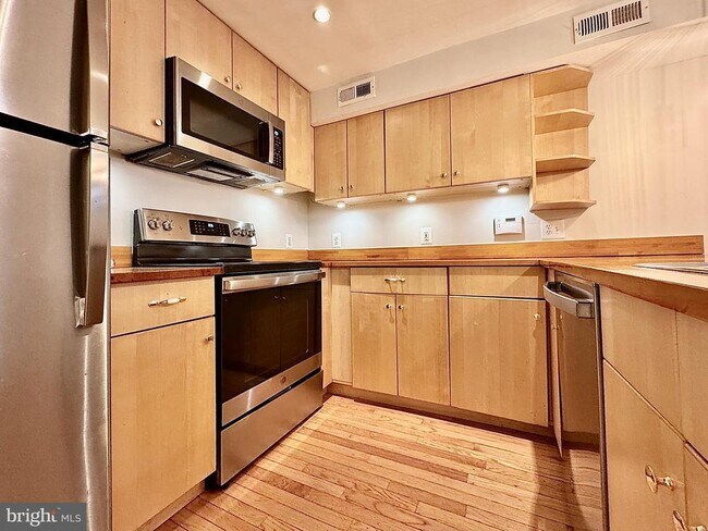 Building Photo - 2017 13th St NW