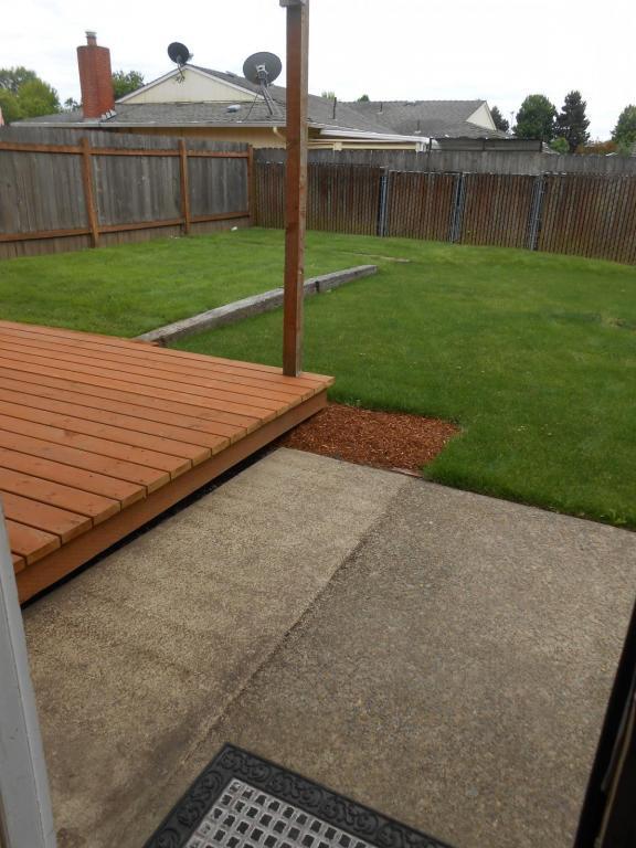 Building Photo - 386 30th Ave SE