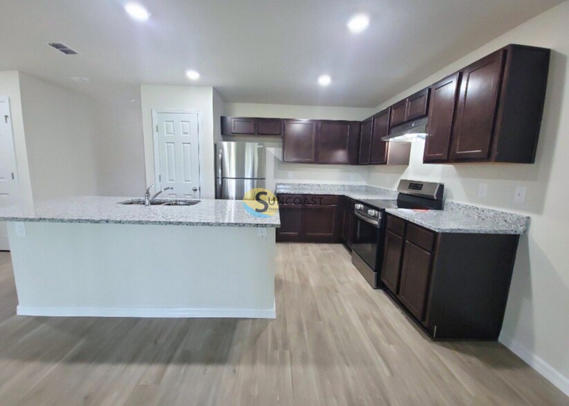 Building Photo - 36 Pine Haven Dr