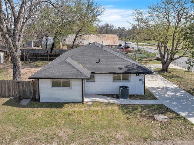 Building Photo - 600 N Mill St