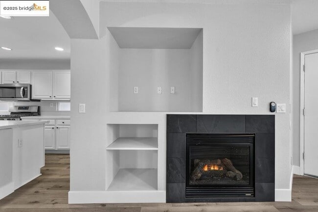 Building Photo - 101 Spruce St