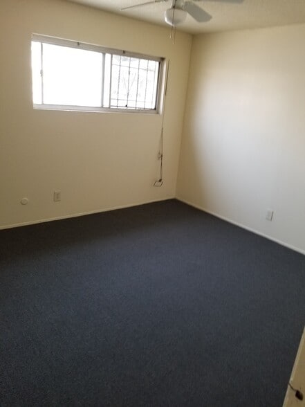 rear bdrm - 5624 Hooper Ave