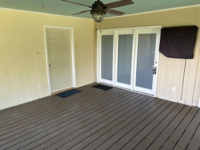 Building Photo - 3 Bedroom, 3 Bathroom House in Winston-Salem!