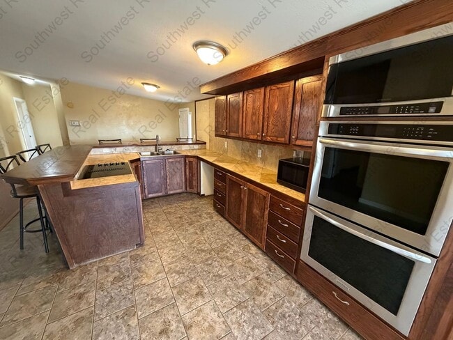 Building Photo - Texico School District - Country Home!