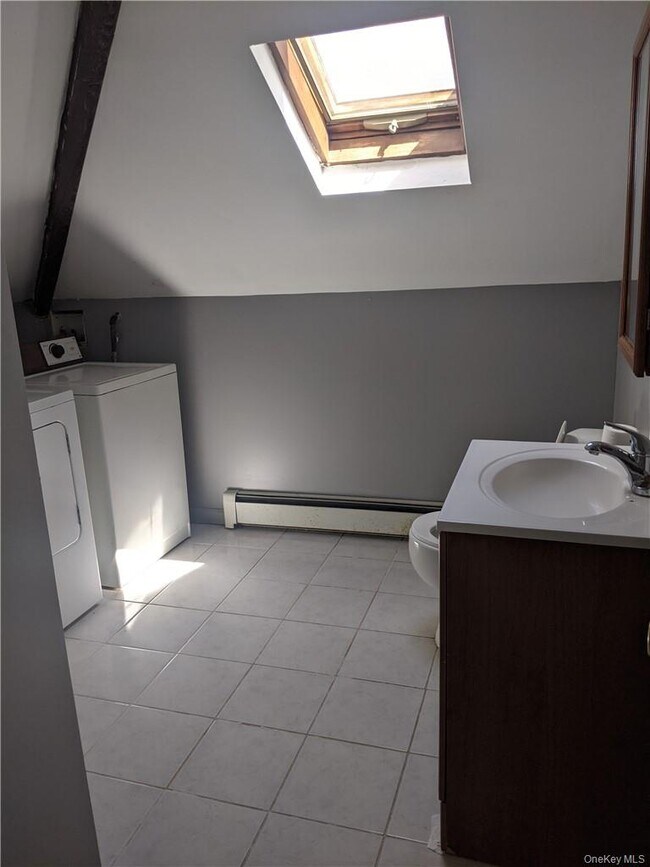 Building Photo - 176 Pine Tree Rd