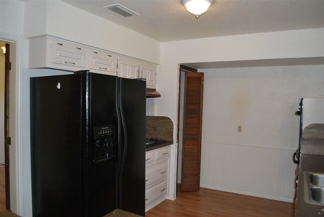 Building Photo - 1416 Sandy Creek Dr