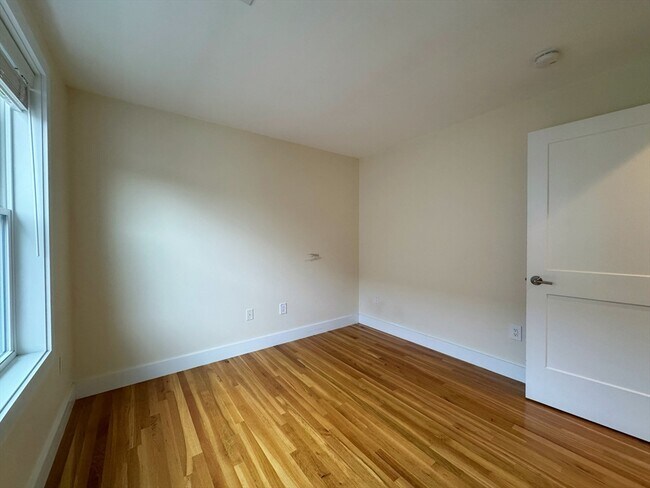 Building Photo - 30 Harrington St