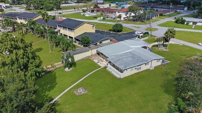 Building Photo - 117 Lake Roy Dr
