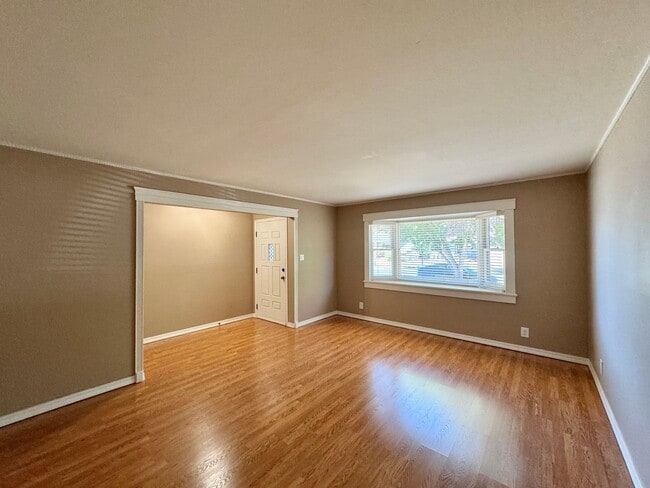 Building Photo - Classic Napa Bel Aire Home 4 Bedrooms, 2 B...