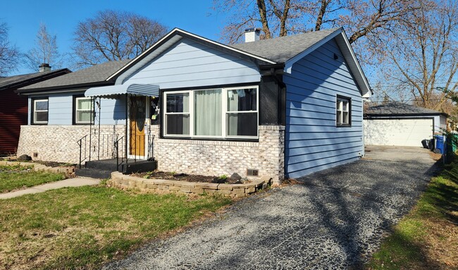 Primary Photo - 9037 S 51st Ave