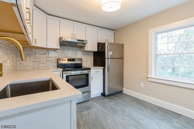 Building Photo - 25 Jardine Rd