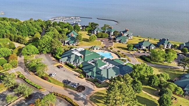Building Photo - Resort Style Living - KINGSMILL (Graves Ordinary)