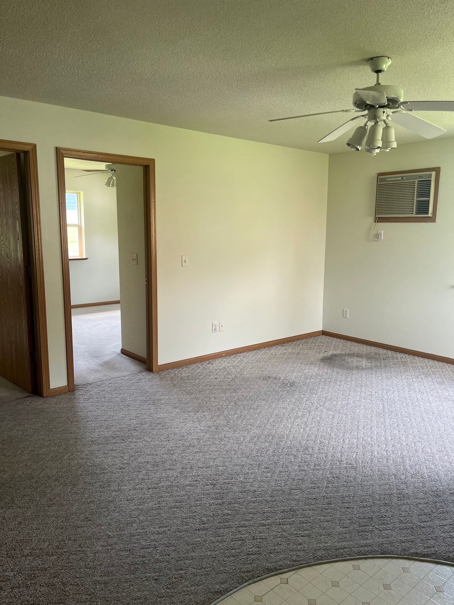 Building Photo - 106 W South St