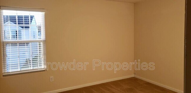 Building Photo - 8119 Paw Club Dr