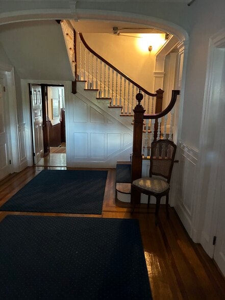 Building Photo - 131 Irving Ave