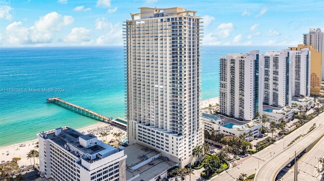 Building Photo - 16699 Collins Ave