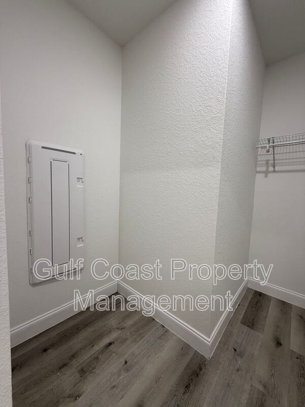 Building Photo - 1932 Marlay Ave