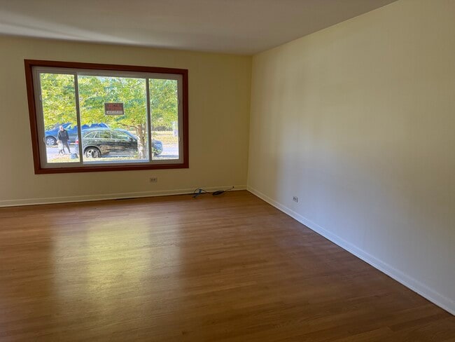 Building Photo - 7535 N Rockwell St