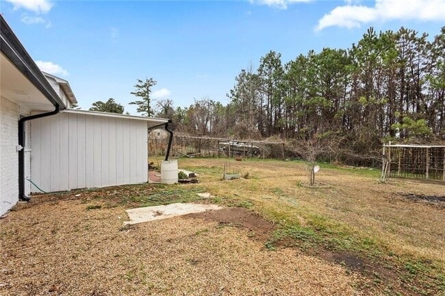 Building Photo - 1201 Shoreham Dr
