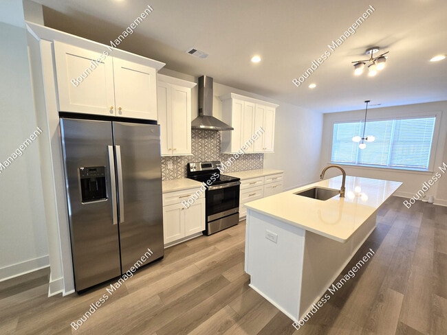 Building Photo - 340 Eugenia St SW