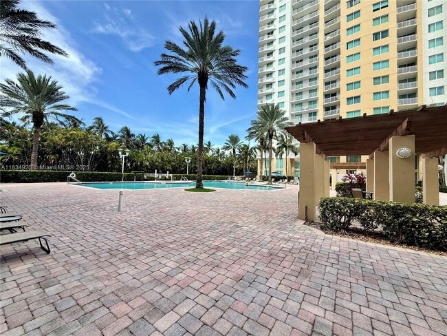 Building Photo - 1745 E Hallandale Beach Blvd