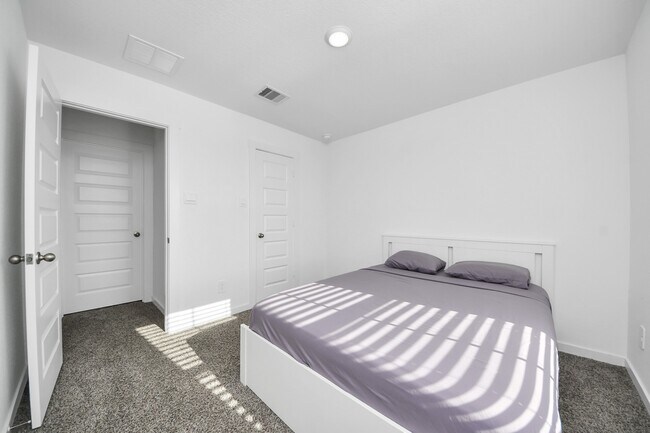 Building Photo - 31815 Kellan Grv Ct