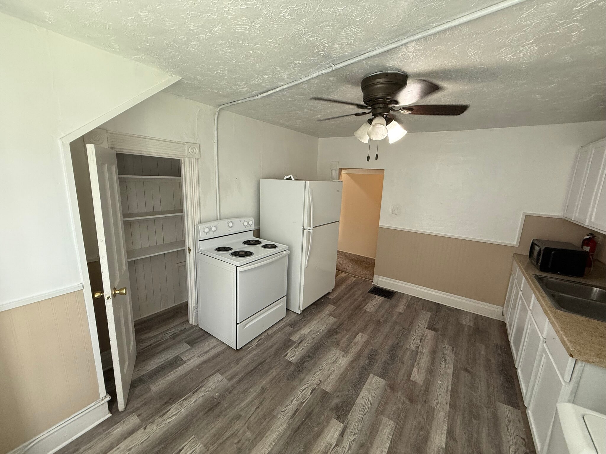 Building Photo - 5102 Walker Ave