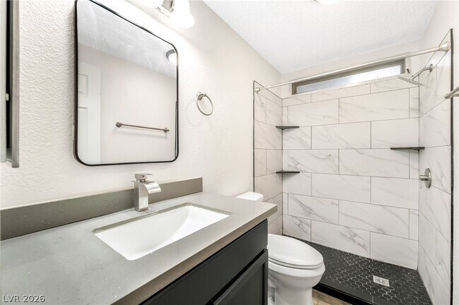 Building Photo - 603 Diamond Dr