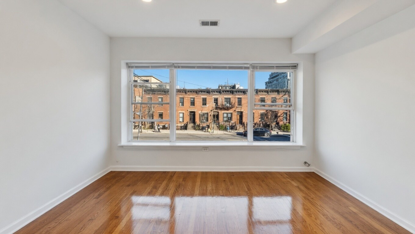 Building Photo - 6535 N Mozart St