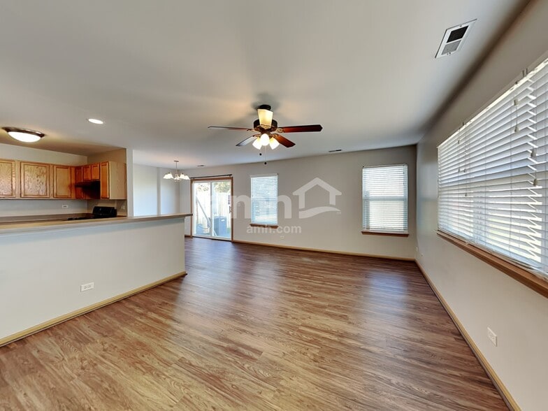 Building Photo - 250 Wedgewood Cir