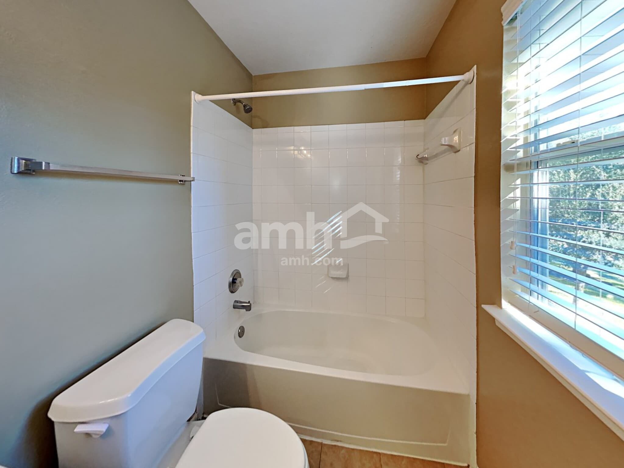 Building Photo - 12403 Fort Dupont Ln