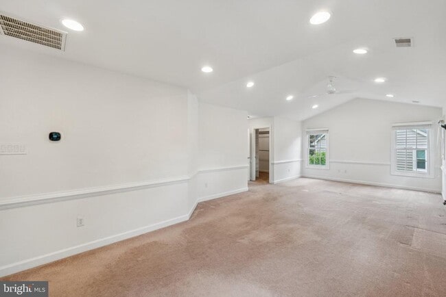 Building Photo - 4 Yellow Plum Ct