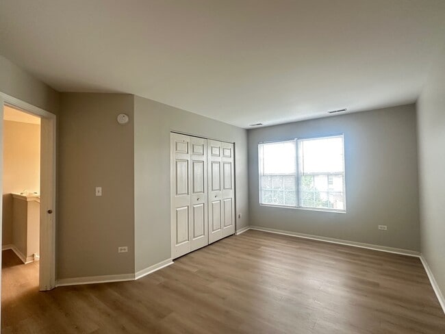Building Photo - 228 S Alder Creek Dr