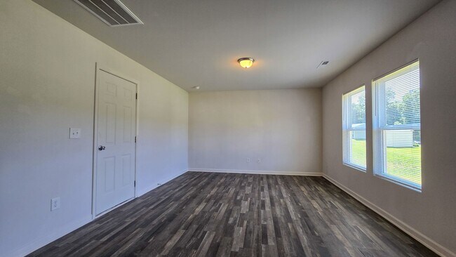 Building Photo - 1810 S Hill Ave