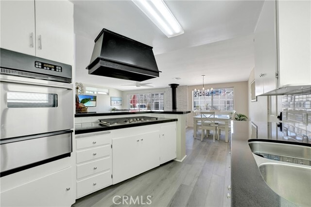 Building Photo - 216 Collins Ave