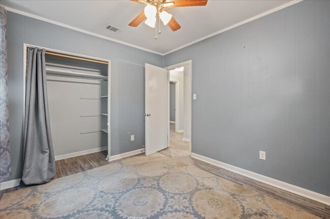 Building Photo - 3-Bedroom Home Near Memorial Hospital