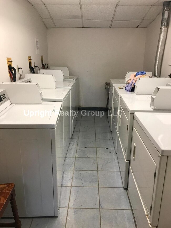 Building Photo - South Huntington Residence