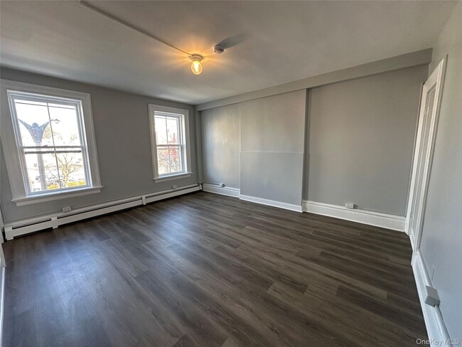 Building Photo - 87 Broadway