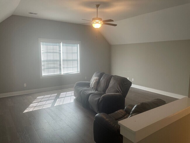 Building Photo - Newer Rental Home in Smyrna