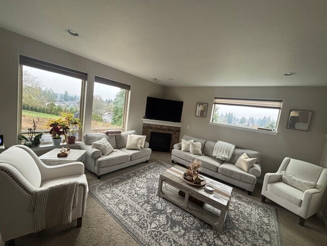 Building Photo - 5909 NE 38th Ct