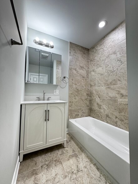 Building Photo - 6807 S Paulina St