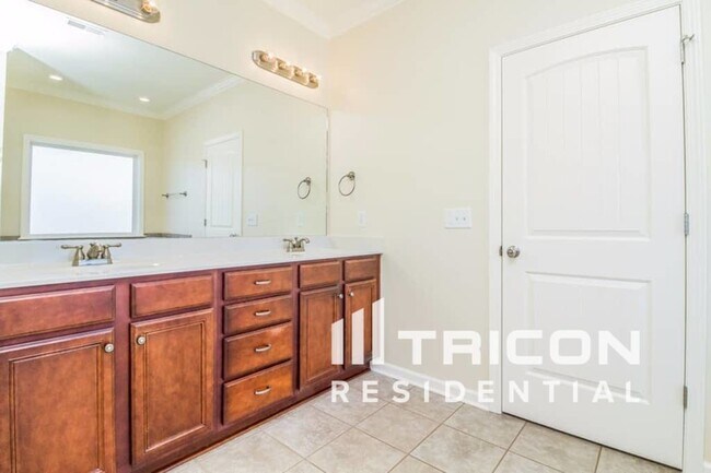 Building Photo - 1513 Barnsley Dr