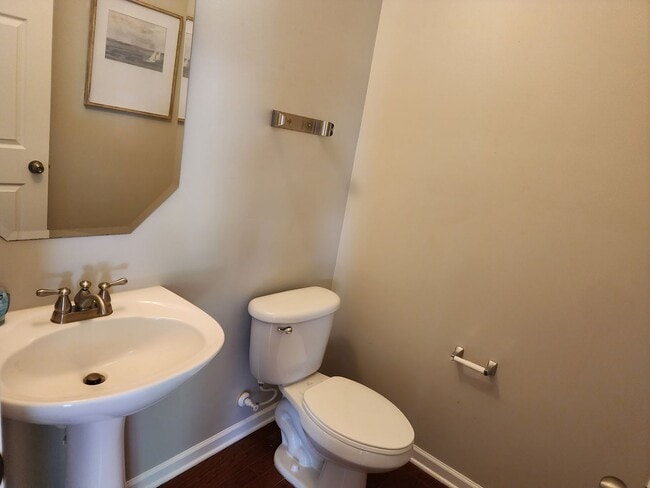 Building Photo - Quaint 4-Bedroom Home