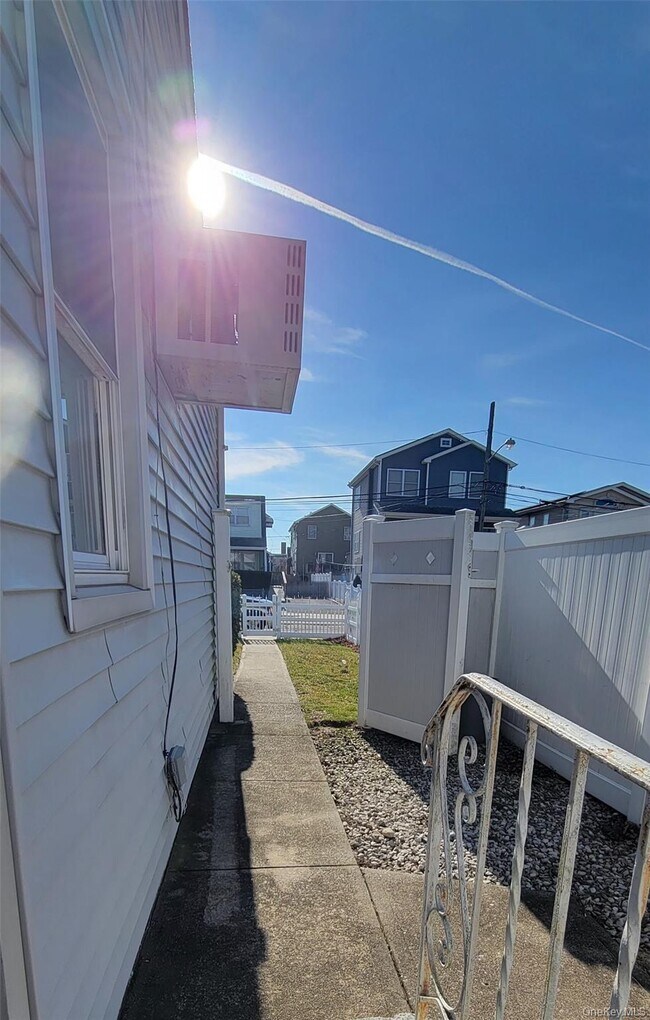 Building Photo - 64 Kent Rd