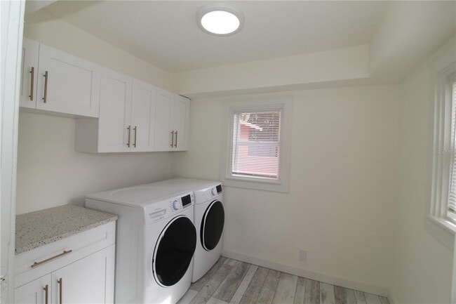 Building Photo - 5235 Calle De Costa Rica