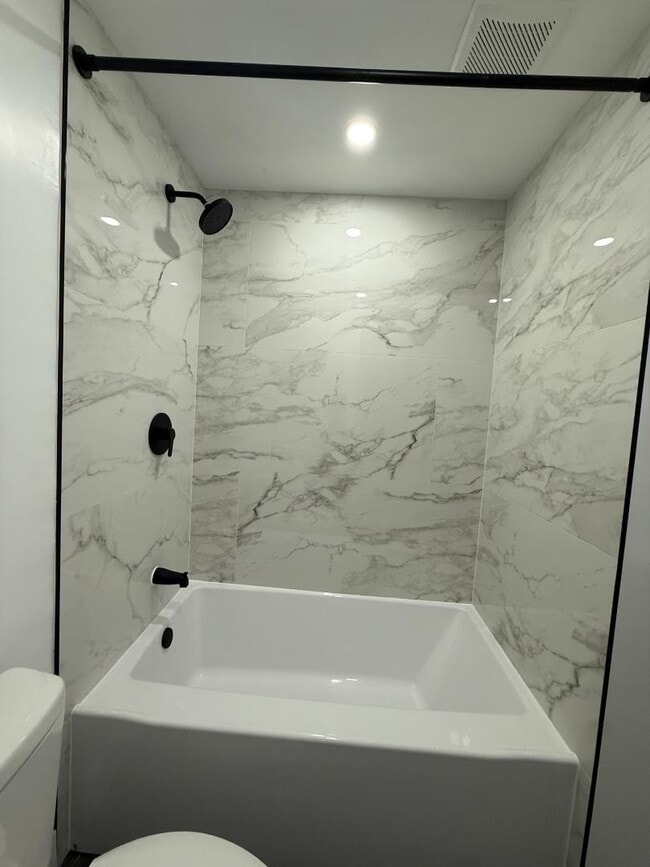 Building Photo - 161 6th Ave