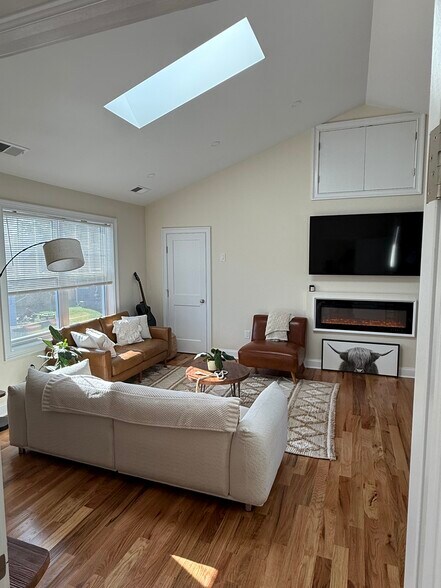 Building Photo - 60 Melbourne Rd Ext