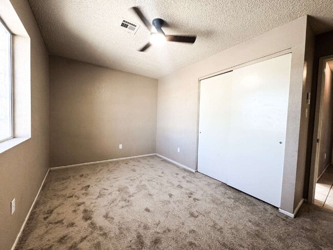 Building Photo - "Newly Renovated 4-Bedroom, 2 Bathroom Home in Yuma!"