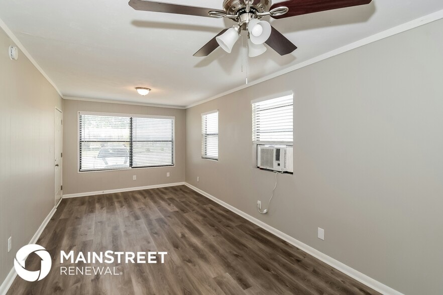 Building Photo - 352 Aries Dr